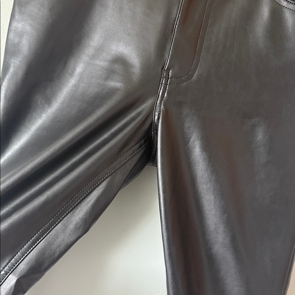 Abercrombie Faux Leather Pants - Size 27 - Picture 9 of 11
